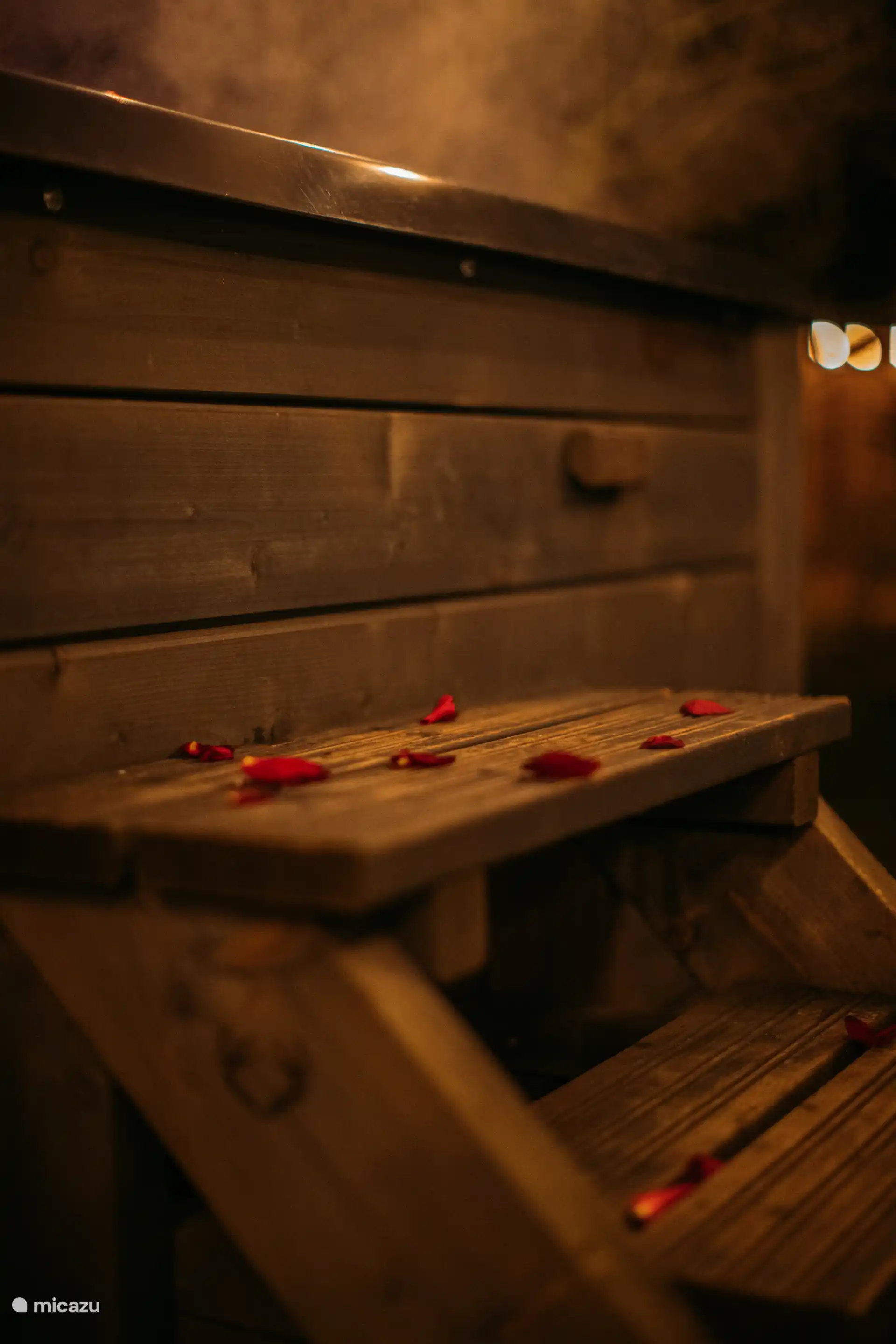 Ambientes románticos en el hottun en el jardín y zona de bienestar en un entorno natural.