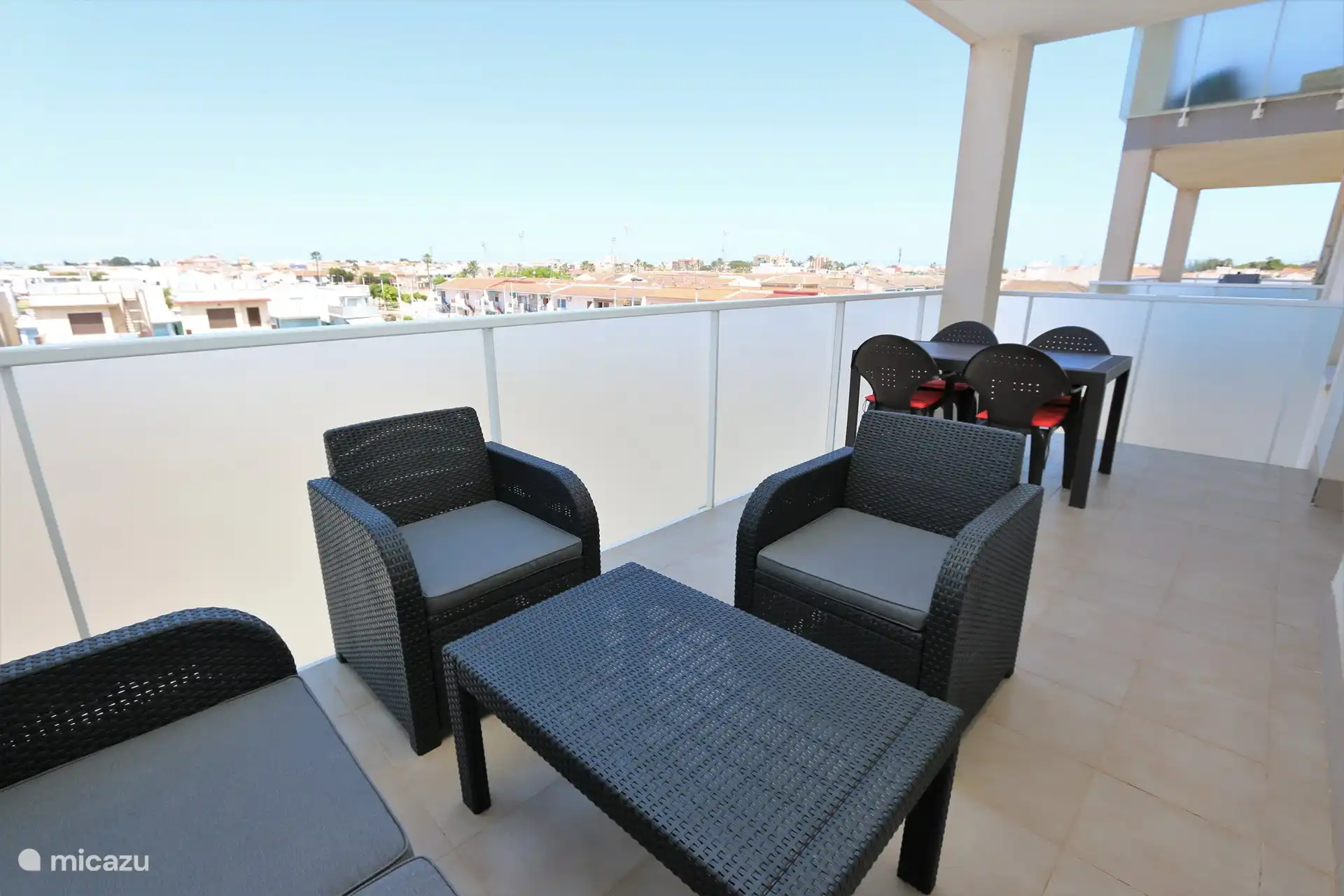 Amplio balcón para disfrutar