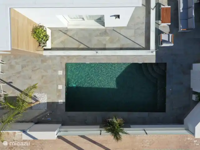 Villa de vacaciones en el centro de San Pedro en España, Murcia, San Pedro del Pinatar - villa Piscina desde arriba