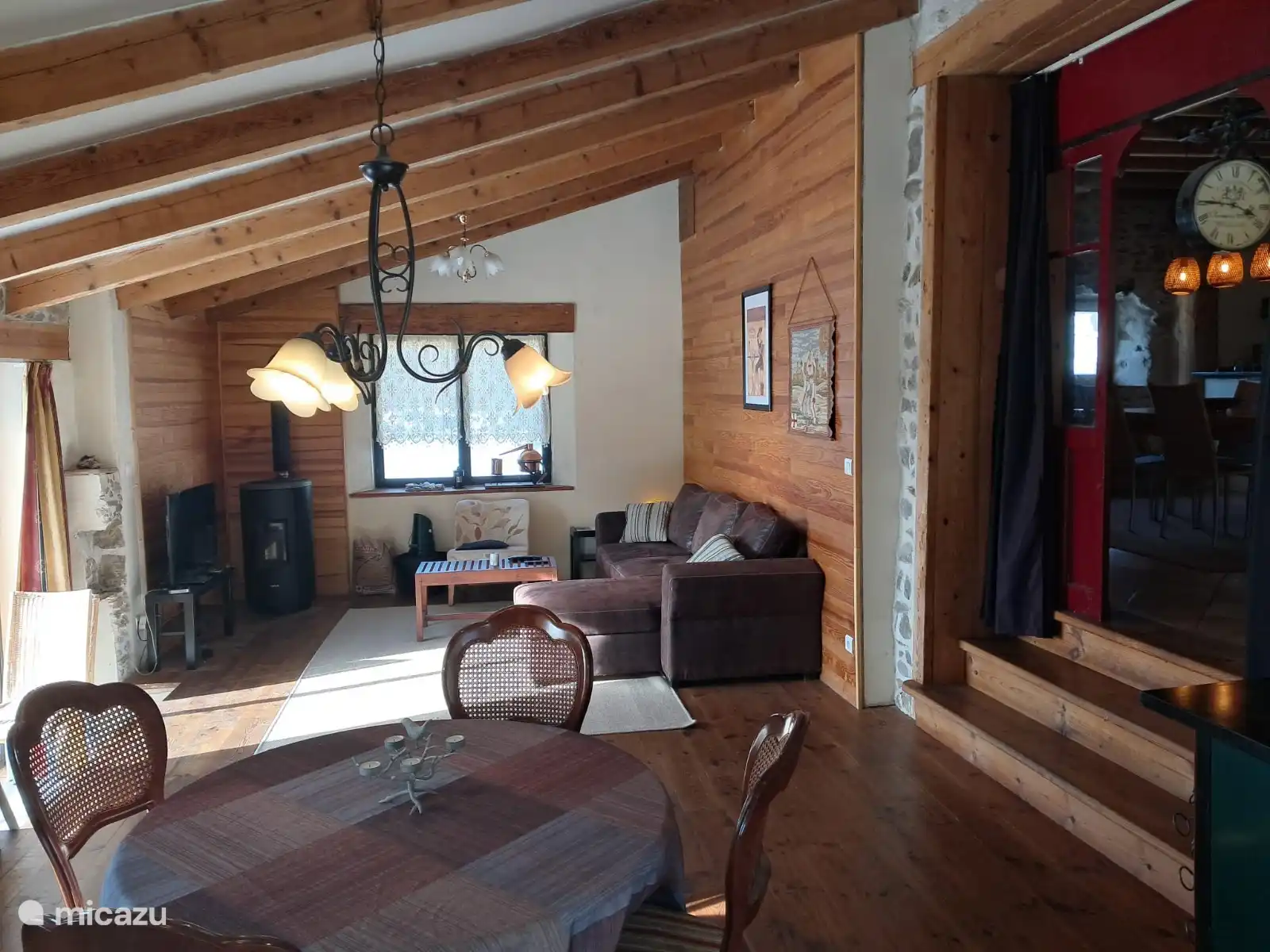 Salón con acceso a 2 terrazas y al jardín