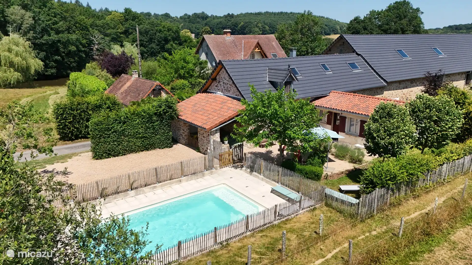 La Bergerie und sein privates Schwimmbad in Frankreich, Haute-Vienne, Château-Chervix - Landhaus / Schloss