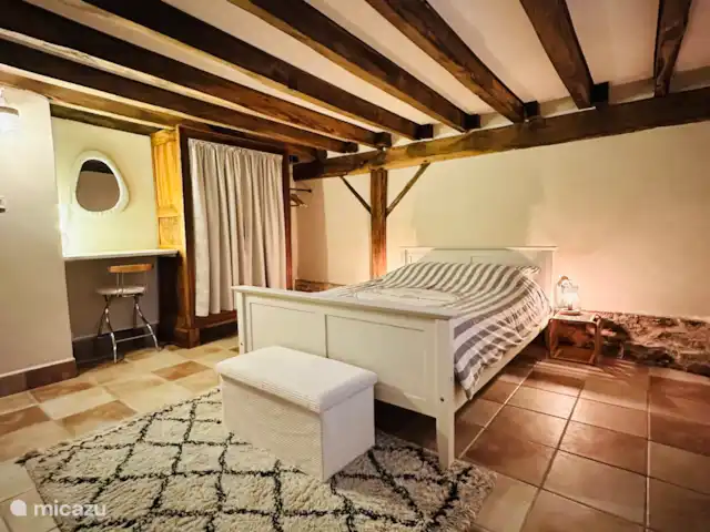 La Bergerie y su piscina privada en Francia, Alta Viena, Château-Chervix - casa de campo / castillo Dormitorio 2, cama doble 140x190
Posibilidad de añadir una cuna