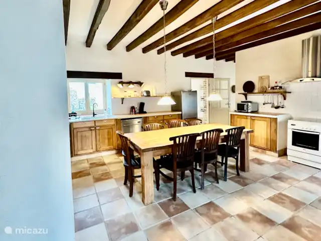 La Bergerie y su piscina privada en Francia, Alta Viena, Château-Chervix - casa de campo / castillo Cocina, Comedor