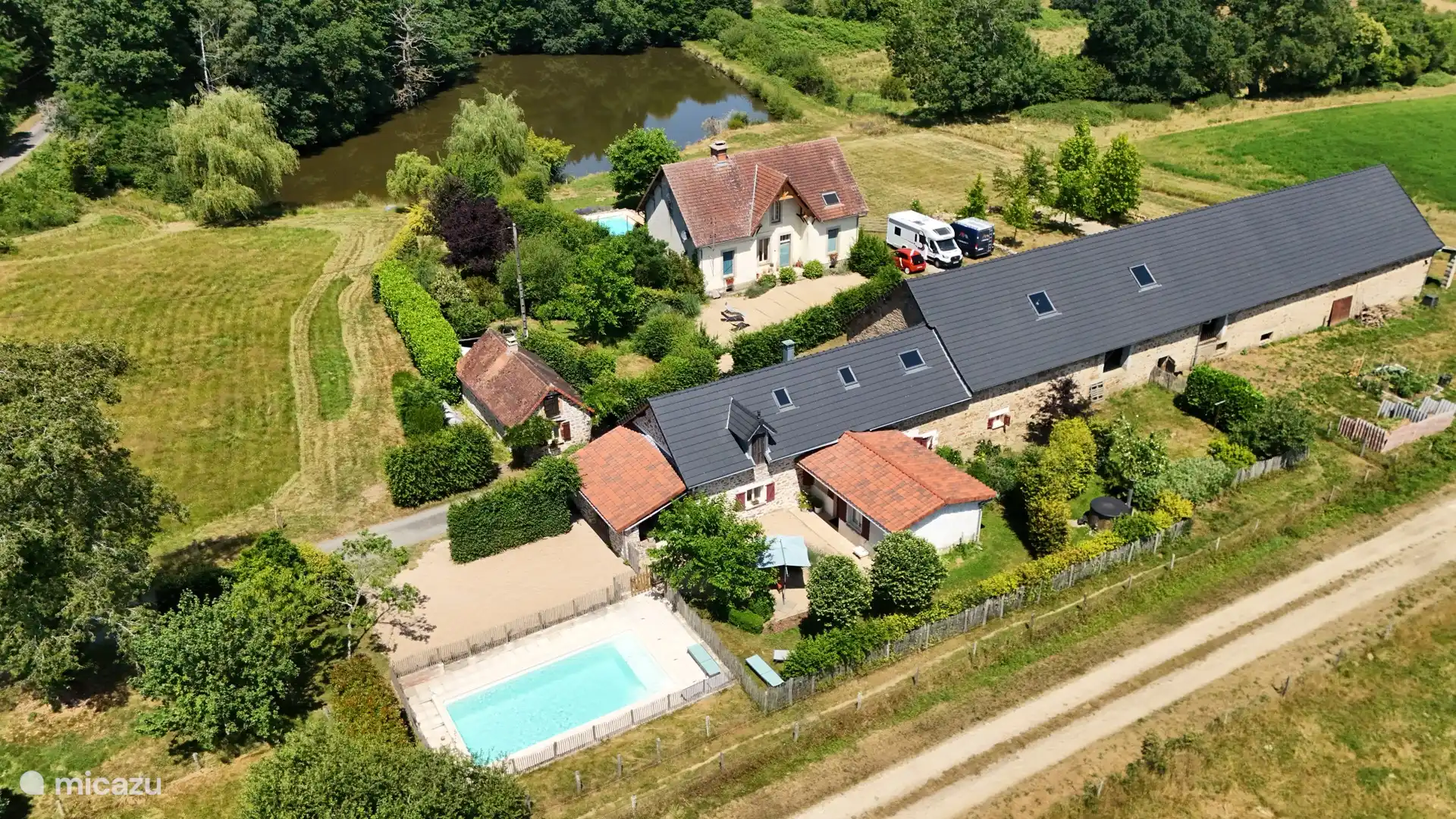 La Bergerie und sein privates Schwimmbad in Frankreich, Haute-Vienne, Château-Chervix - Landhaus / Schloss
