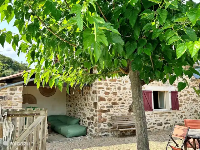 La Bergerie y su piscina privada en Francia, Alta Viena, Château-Chervix - casa de campo / castillo Afuera