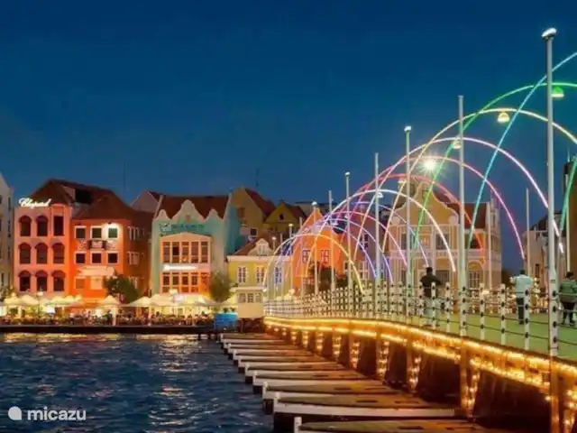 Location de Vacances Curaçao, Banda Ariba (est), Mambo Beach, villa - Villa Dushi Mambo Le pont flottant
