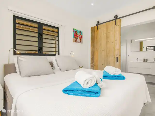 Location de Vacances Curaçao, Banda Ariba (est), Mambo Beach, villa - Villa Dushi Mambo Chambre 1 avec salle de bain attenante