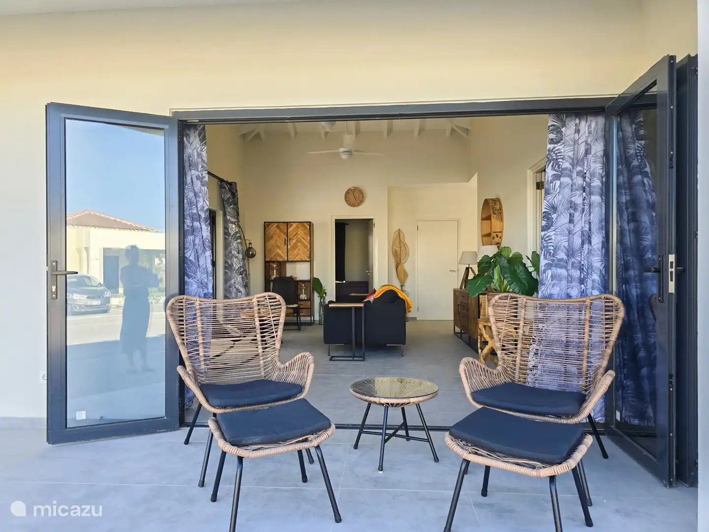 Wohnzimmer mit Veranda