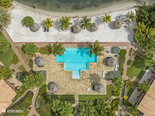Quartier Jan Thiel | appartement E8 | Curaçao, Banda Ariba (est), Spaanse Water - appartement Vue plongeante sur le resort sur l’eau espagnole.