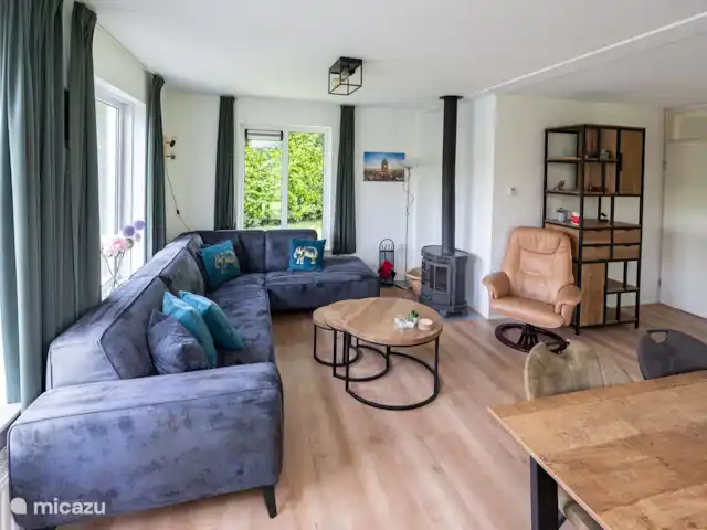 Casa de campo para pescar y montar en bicicleta 5* en Países Bajos, Drente, Westerbork - casa vacacional Vista de la hermosa sala de estar