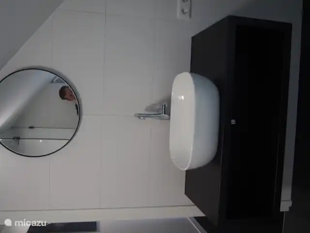 La Casa del Granero Negro en Países Bajos, Frise, Noordwolde - casa vacacional Baño en planta alta 2