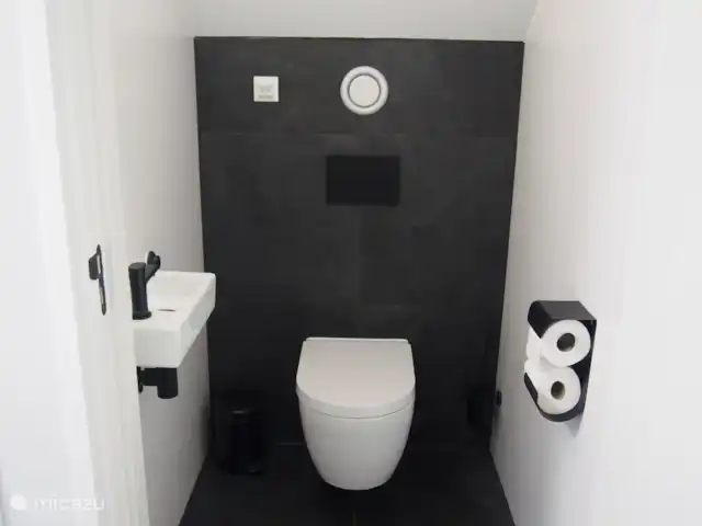 La Casa del Granero Negro en Países Bajos, Frise, Noordwolde - casa vacacional Aseo en planta alta