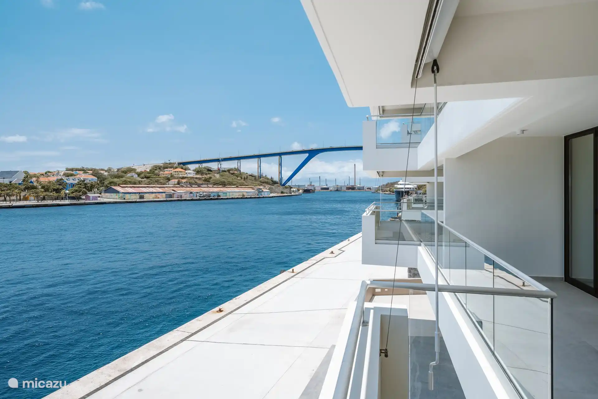 Blick in Richtung Juliana-Brücke