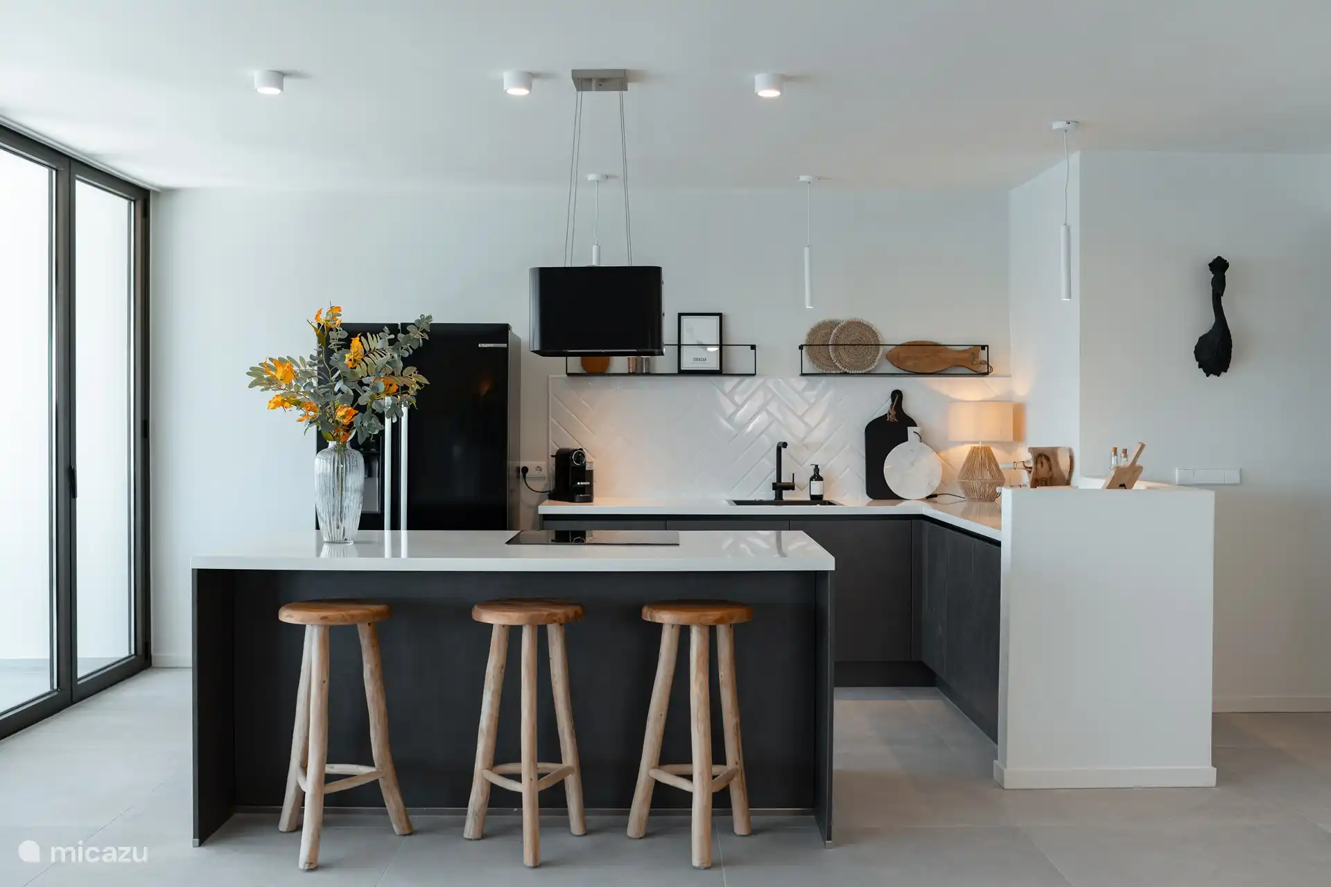 Fantastische offene Küche mit Kochinsel