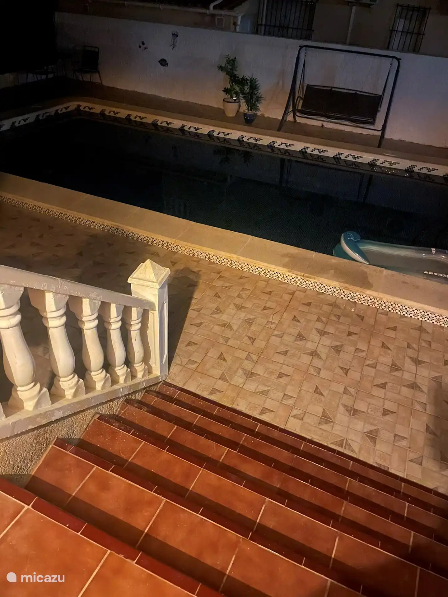 Treppe hinunter zum Garten