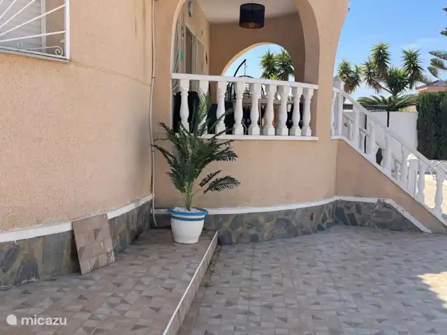 Location de Vacances Espagne, Costa Blanca, Rojales, villa - Villa Veranos Belle terrasse pour s’asseoir tranquillement à l’ombre