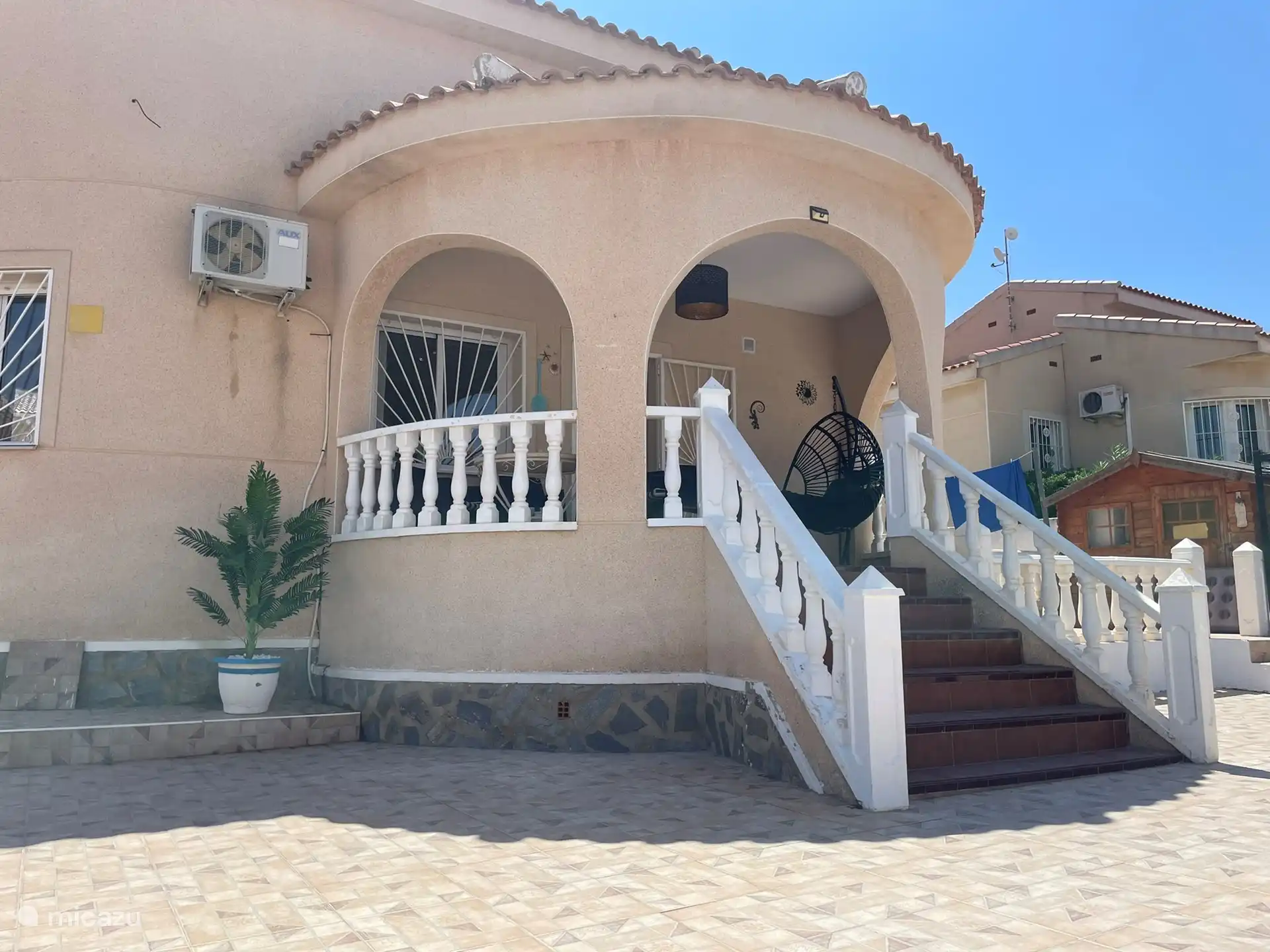 Terrasse vor dem Haus