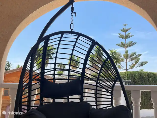 Location de Vacances Espagne, Costa Blanca, Rojales, villa - Villa Veranos Chaise berçante sur terrasse couverte
