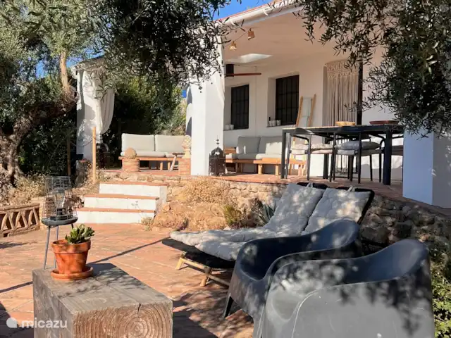 Finca Maran Casita | Espagne, Andalousie, Colmenar - finca Terrasse avec vue sur Comares