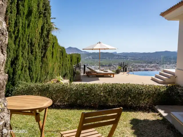 Fietsen, Spanje, Costa Blanca, Jávea, villa Villa Hiedra extra terras met gazon
