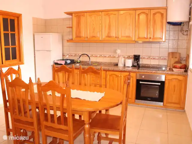 Casa San Telmo Abajo en España, Tenerife, Abades - apartamento Cocina con mesa de comedor
