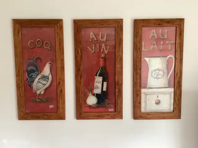 Maison Fleurie, piscina privada climatizada  en Francia, Costas de Armos, Plounévez-Quintín - casa rural / cabaña Cuadros en la pared del salón