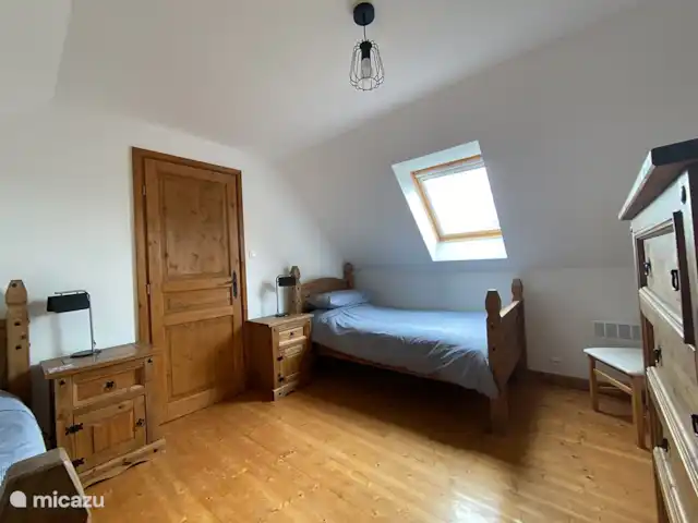 Maison Fleurie, piscina privada climatizada  en Francia, Costas de Armos, Plounévez-Quintín - casa rural / cabaña Habitación doble