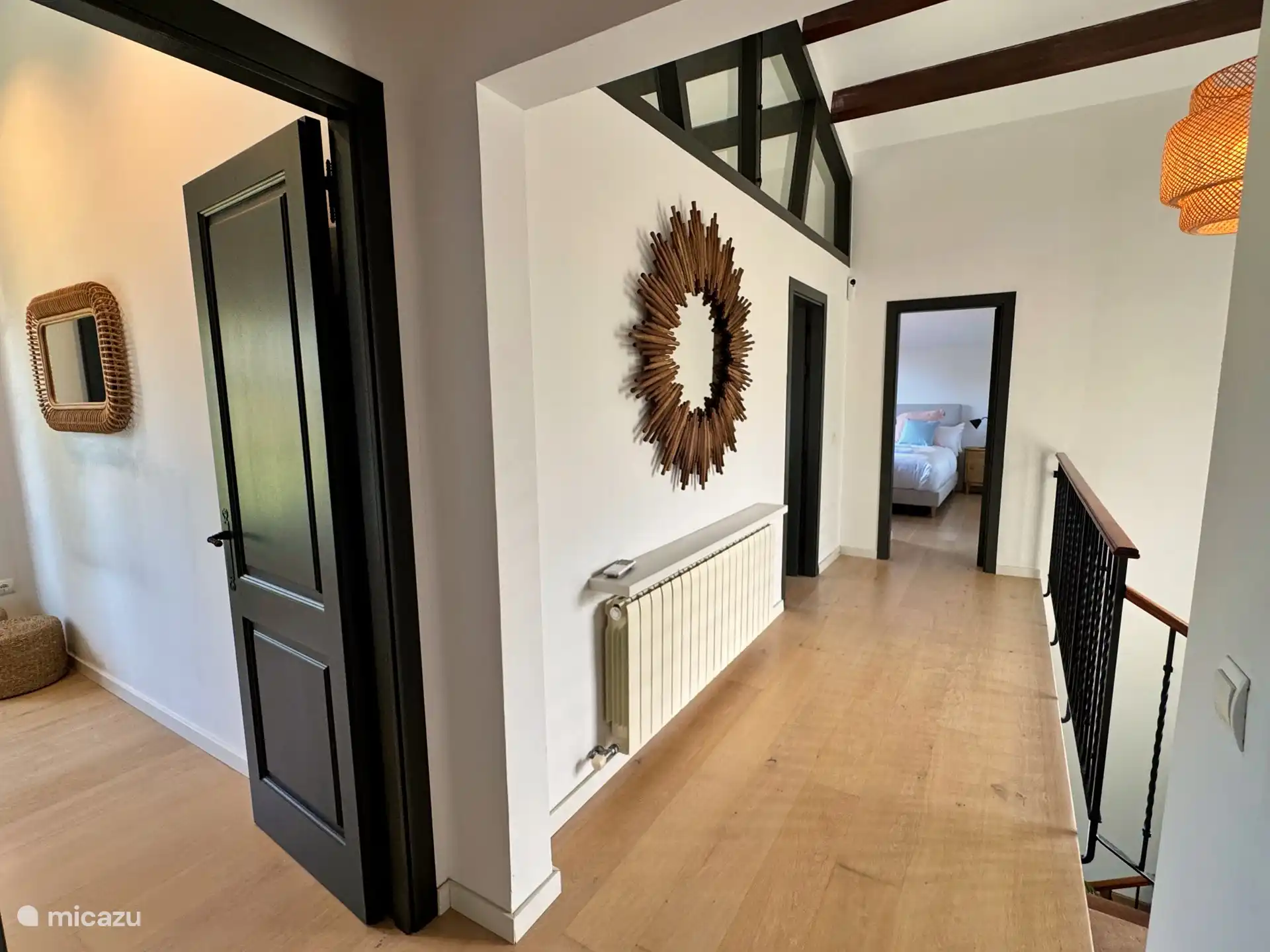 Der Treppenabsatz im 1. Stock des Hauptkörpers