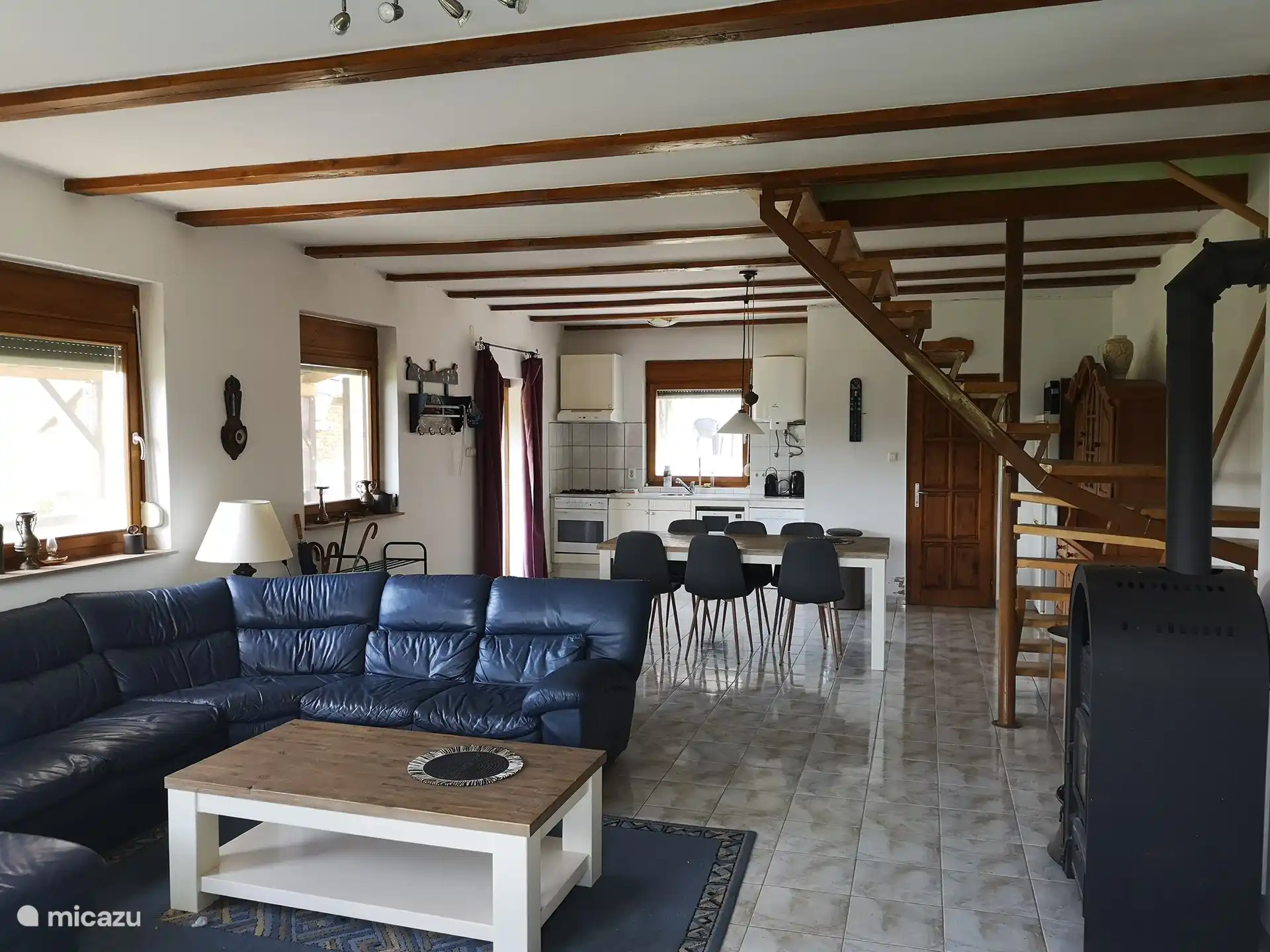 Wohnzimmer und Küche