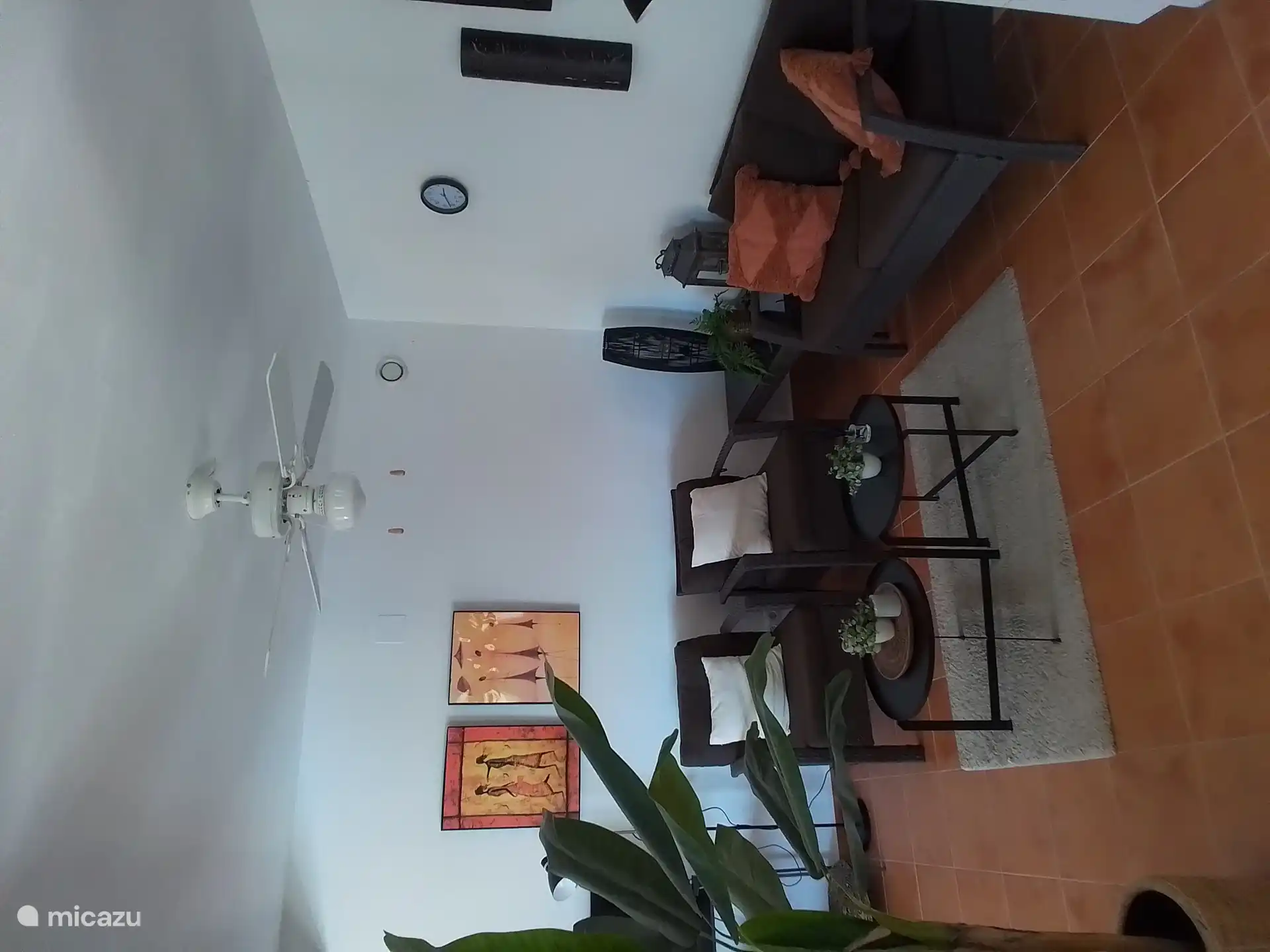 Seating area for 4 people