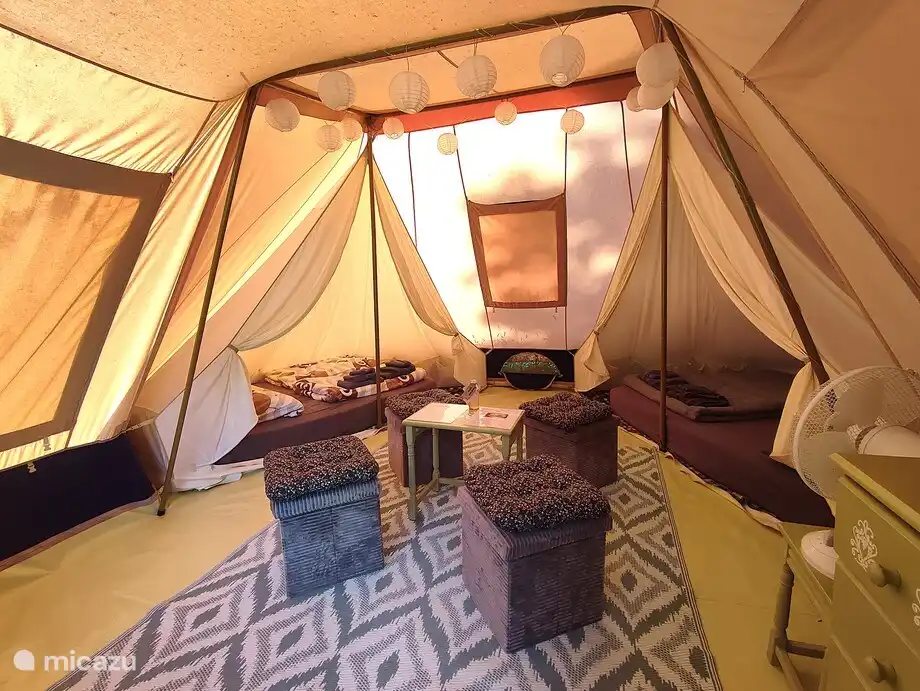 Voll ausgestattetes Familienzelt Kukucka