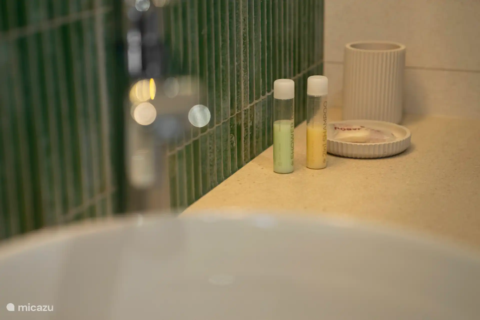 Pack inicial de champú y jabón de ducha disponible