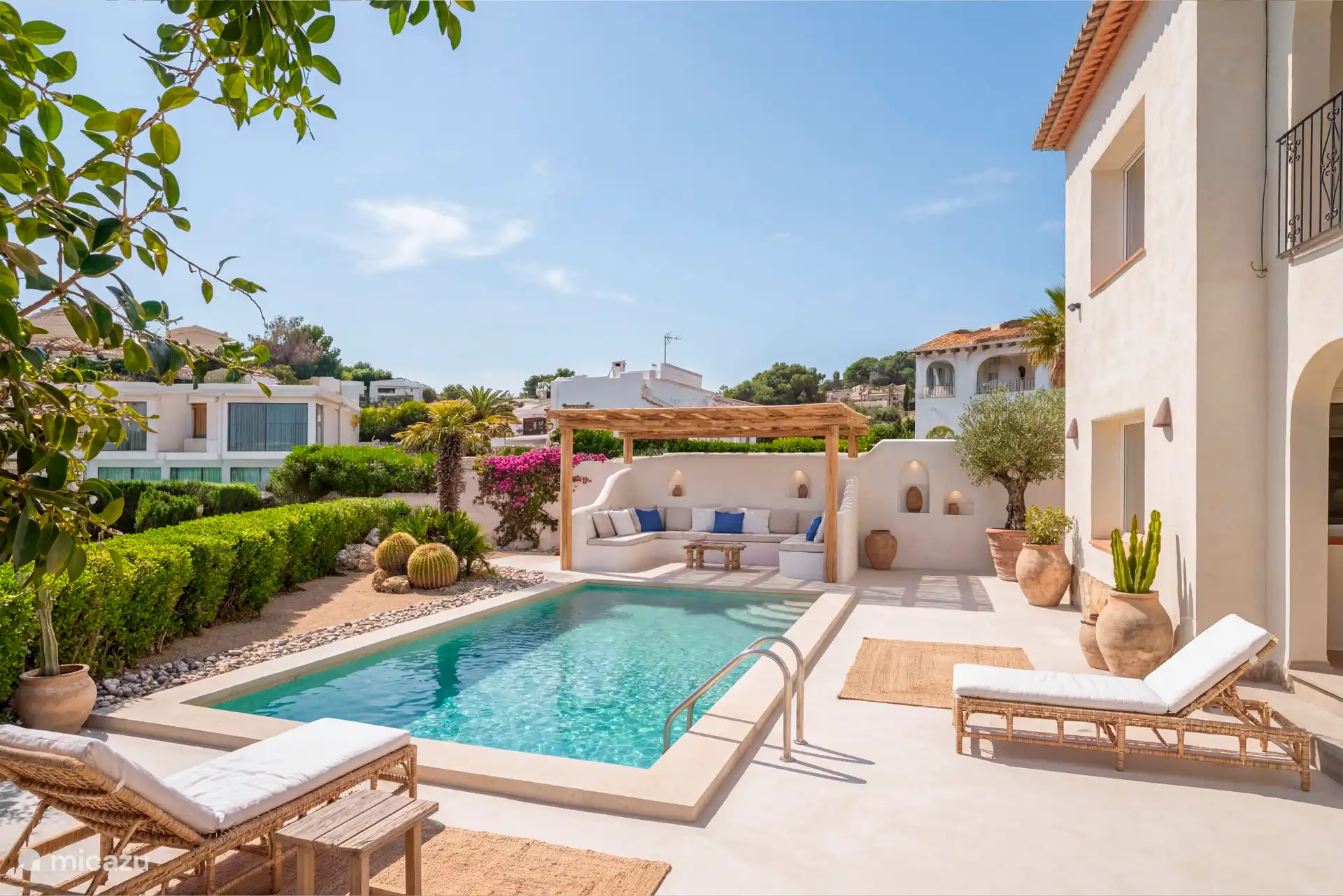 Casa La Siesta  , tuin , lounge en zwembad