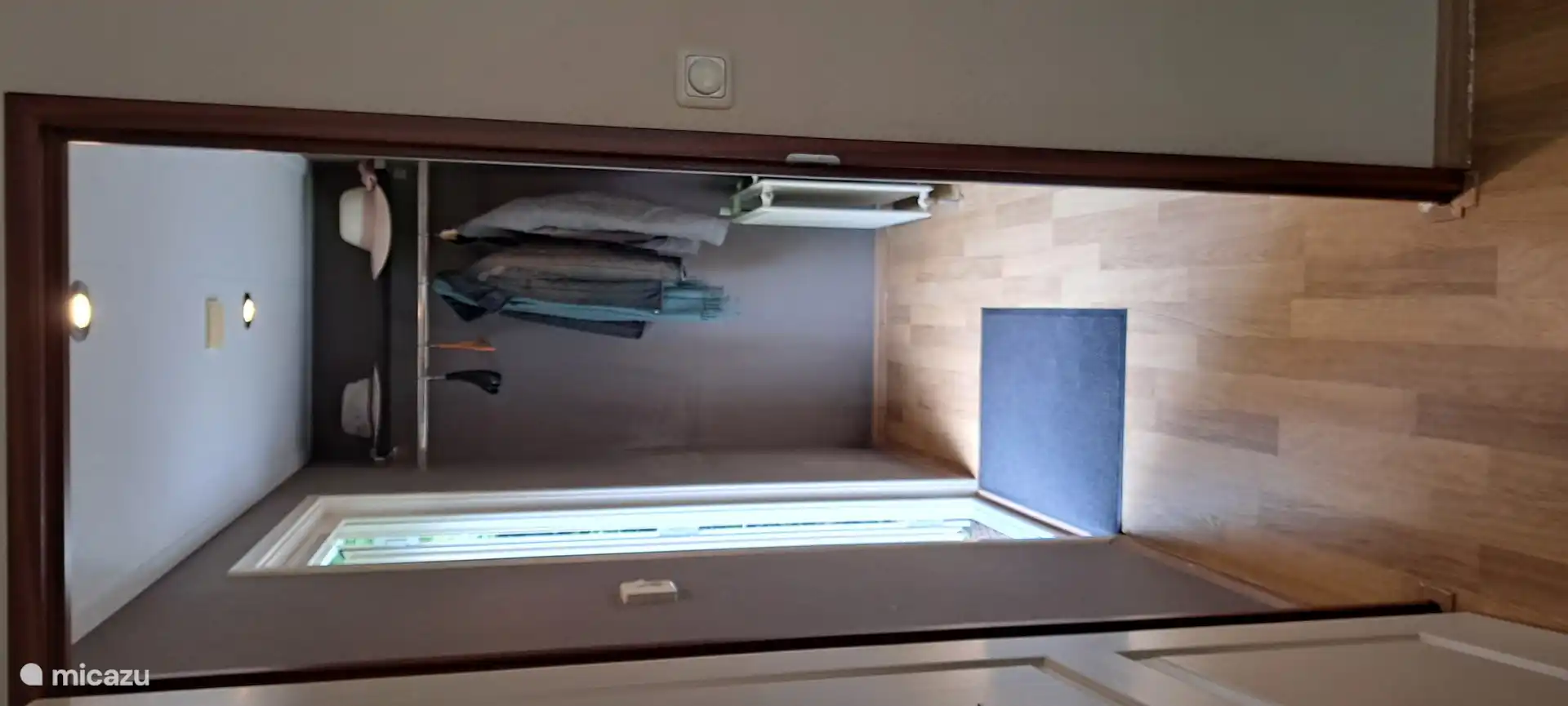 Flur mit Zugang zur Toilette