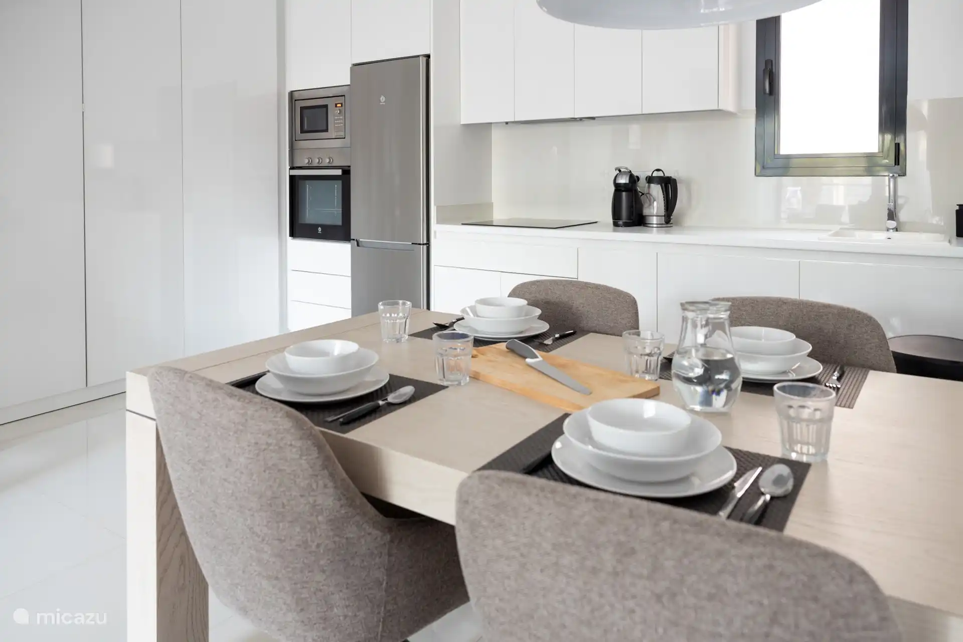 Mesa de comedor en la cocina