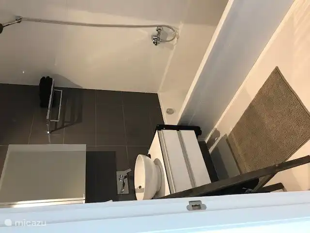 Cuarto de baño con bañera y lavabo