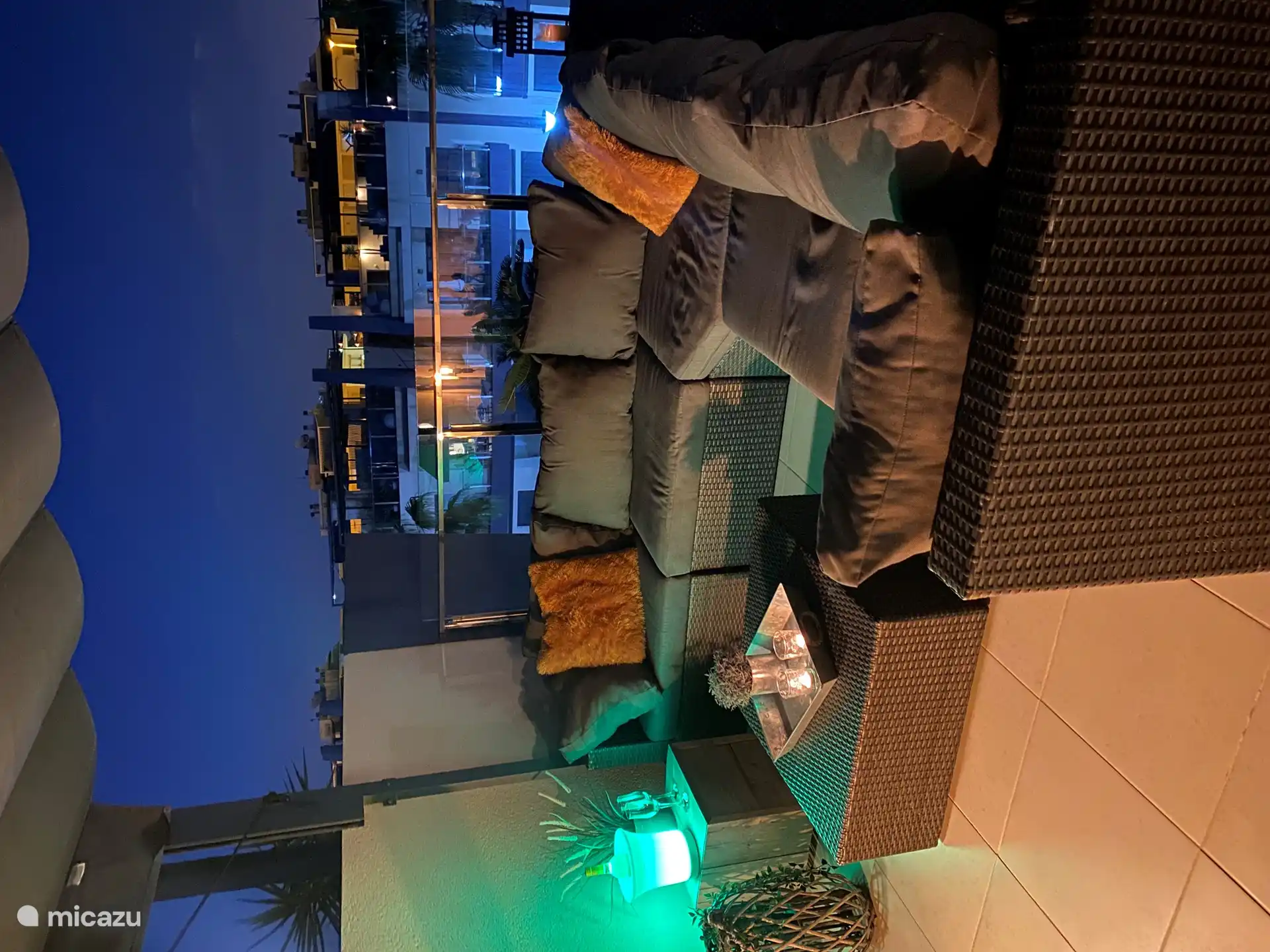 Iluminación atmosférica por la noche