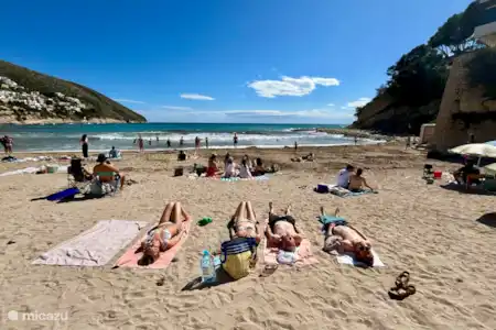 El Portet : belle plage avec de bons restaurants