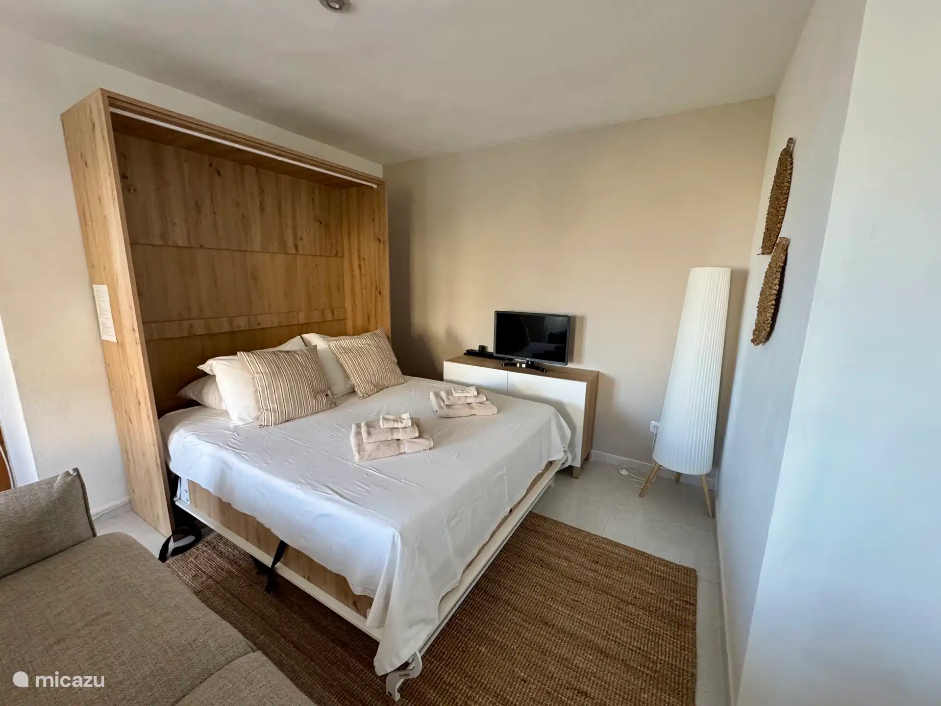 Appartement en bas : lit pliant, de haute qualité ! 