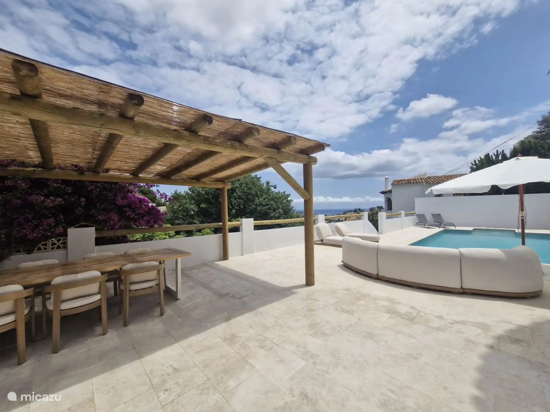 Terrasse mit schattigen Bereichen