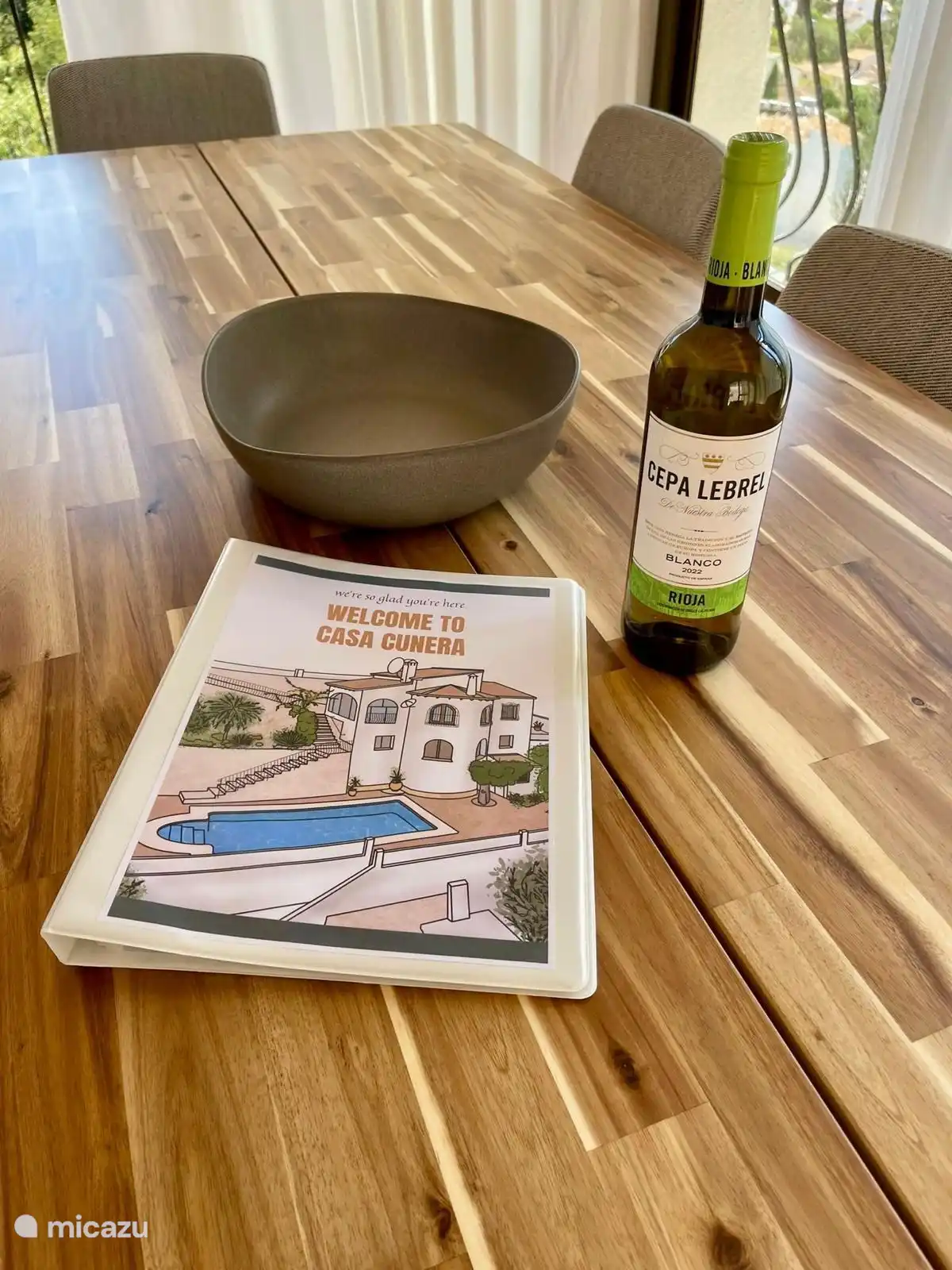 Table dans la véranda