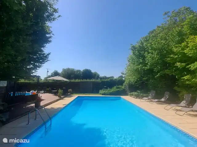 Location de Vacances France, Charente-Maritime, Saint-Pierre-de-Juillers, gîte / cottage - 'Papillon' La Grange du Moulin Piscine chauffée, clôturée en toute sécurité