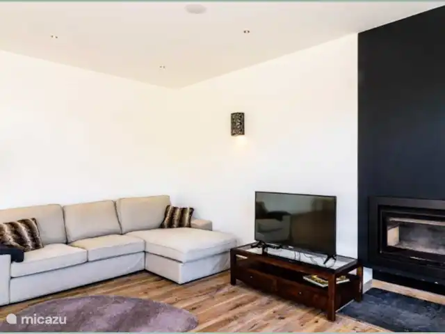 SeaSintra- Su Retiro Exclusivo con en Portugal, Costa de Lisboa, Colares - villa Cada elemento de la sala de estar ha sido cuidadosamente seleccionado para ofrecer el máximo lujo y comodidad, lo que lo convierte en el espacio perfecto para relajarse y disfrutar de las impresionantes vistas que lo rodean.