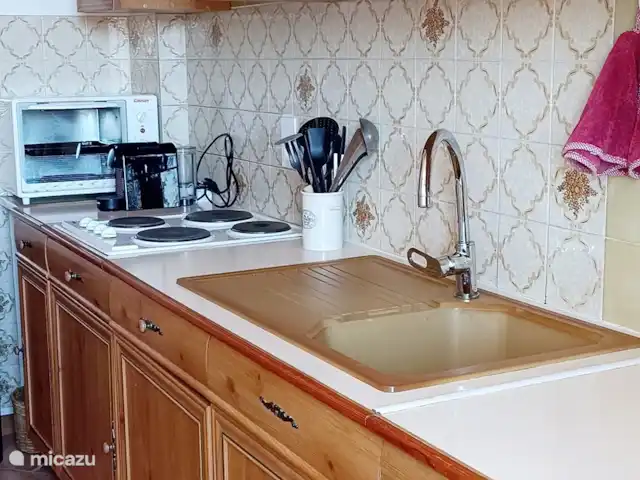 Location de Vacances France, Alpes-de-Haute-Provence, Sainte-Croix-Du-Verdon, appartement - Cosy Duplex Sainte Croix Du Verdon Machine à café, four et plaques de cuisson