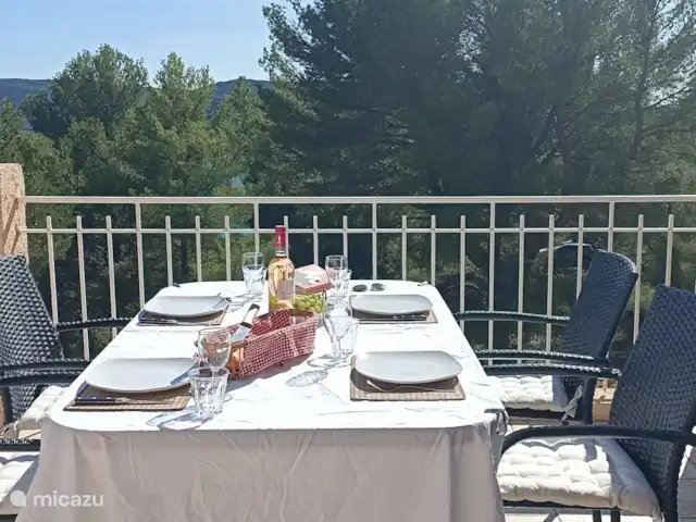 Location de Vacances France, Alpes-de-Haute-Provence, Sainte-Croix-Du-Verdon, appartement - Cosy Duplex Sainte Croix Du Verdon Soleil 24 heures sur 24.
