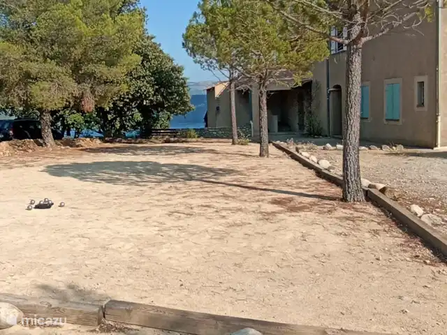 Location de Vacances France, Alpes-de-Haute-Provence, Sainte-Croix-Du-Verdon, appartement - Cosy Duplex Sainte Croix Du Verdon Terrain de pétanque vue sur le lac