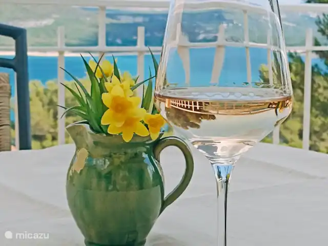 Location de Vacances France, Alpes-de-Haute-Provence, Sainte-Croix-Du-Verdon, appartement - Cosy Duplex Sainte Croix Du Verdon N’importe quel moment de la journée est l’heure du vin lorsque vous êtes en vacances