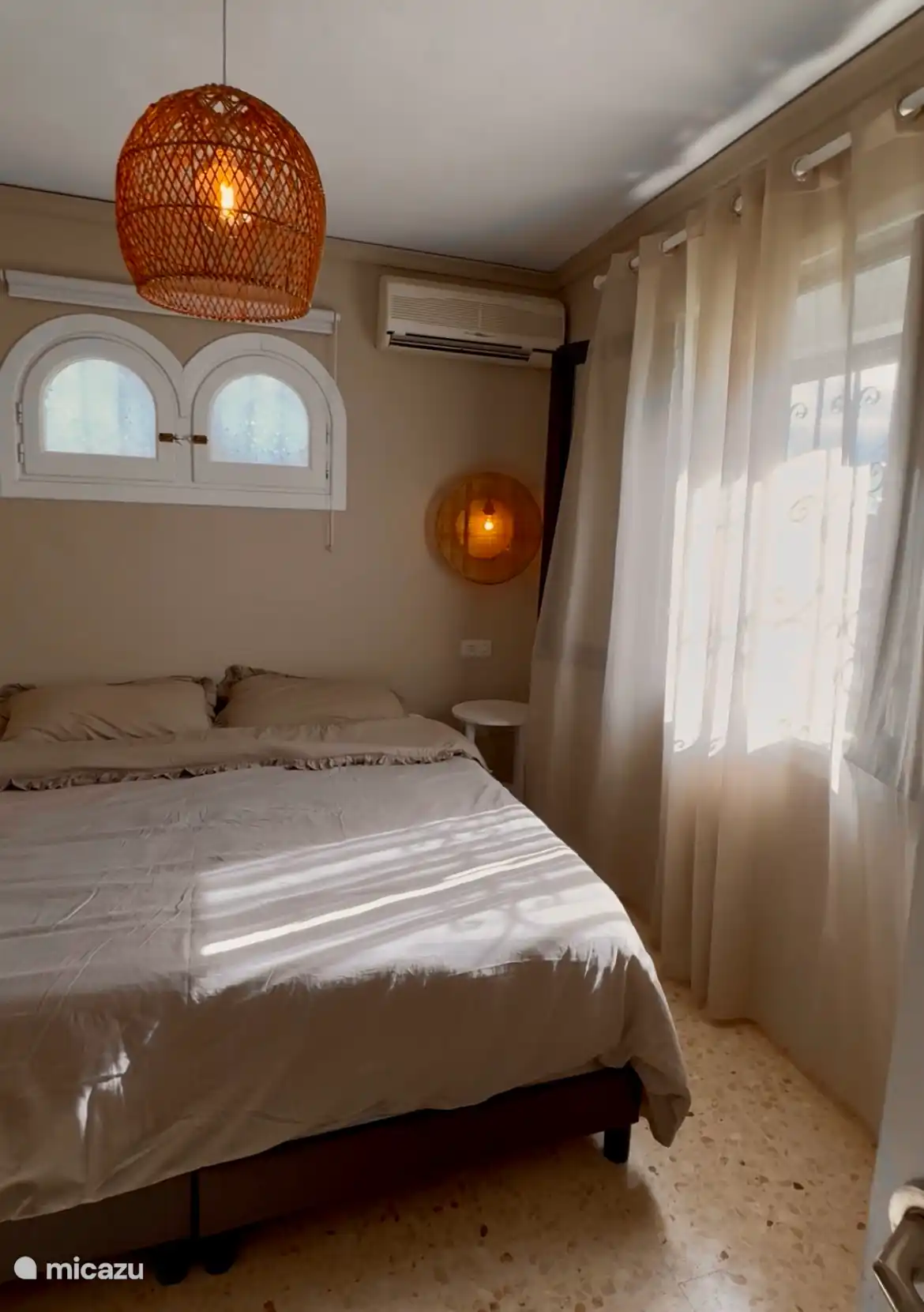 King-size bed or 2x90