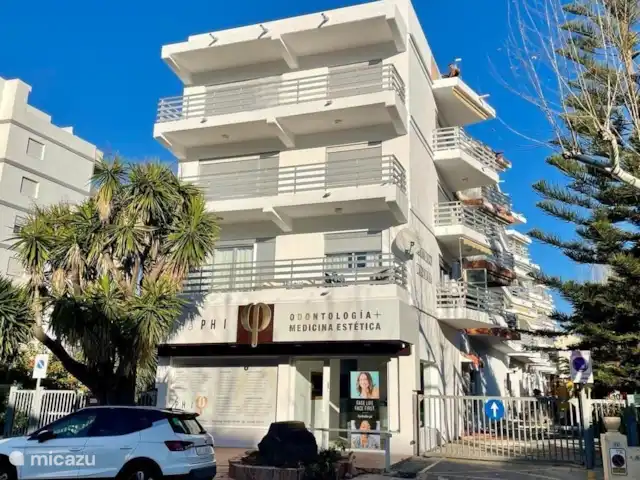 Location de Vacances Espagne, Costa Blanca, Jávea, appartement - Casa Fontana Del Sol Vu de la rue, l’appartement du haut