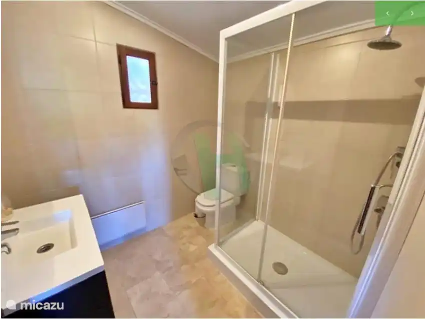 Ensuite bathroom bedroom 2